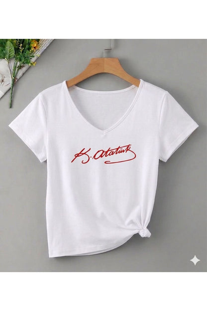 ATATÜRK ve TÜRK BAYRAĞI Baskılı MİX Kadın V YAKA Regular Tshirt