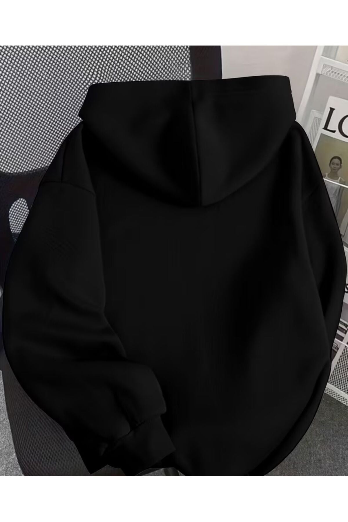 MİNİMAL BASKILI KAPÜŞONLU SWEATSHİRT
