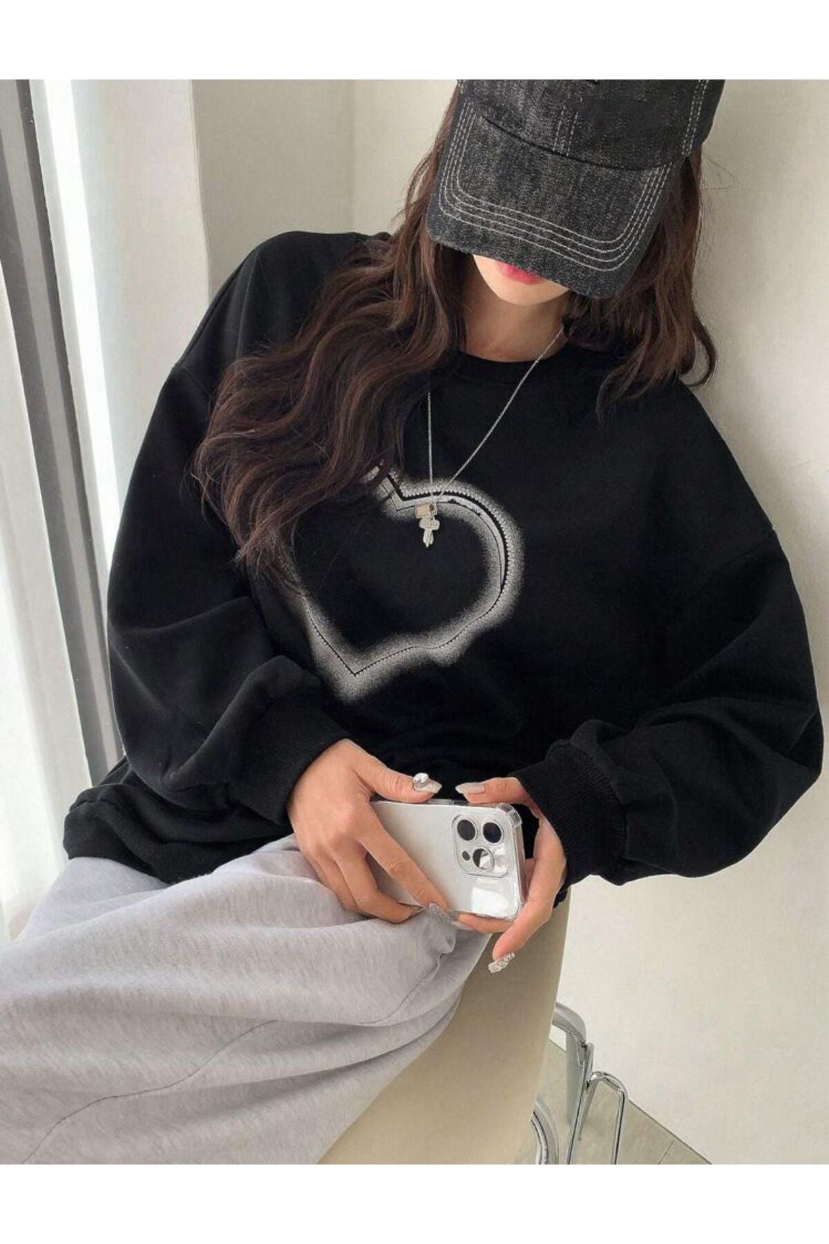 Kalp Baskılı Bisiklet Yaka Sweatshirt