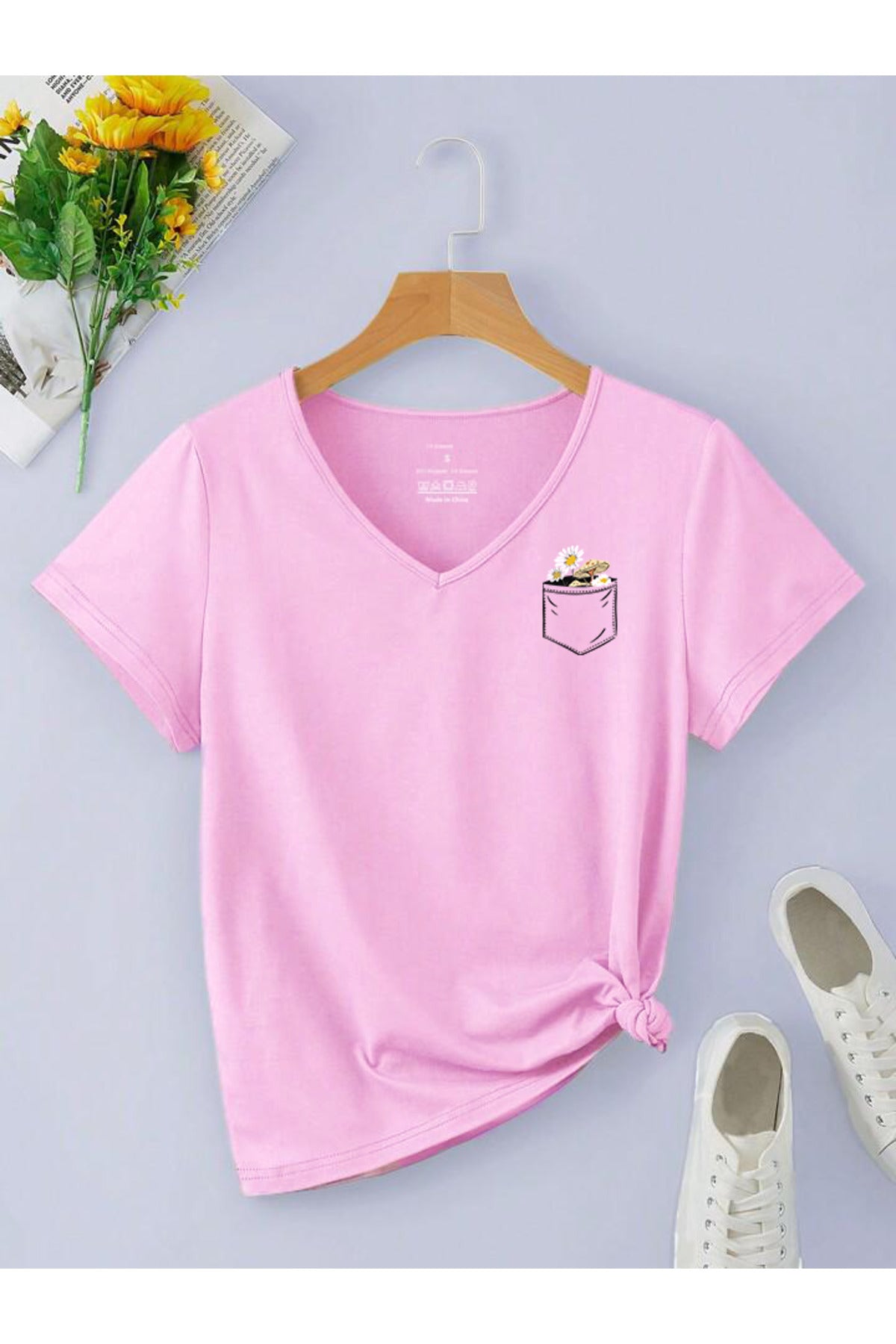 V Yaka Basic Çiçek Baskılı Pamuklu Tshirt (normal Kalıp)