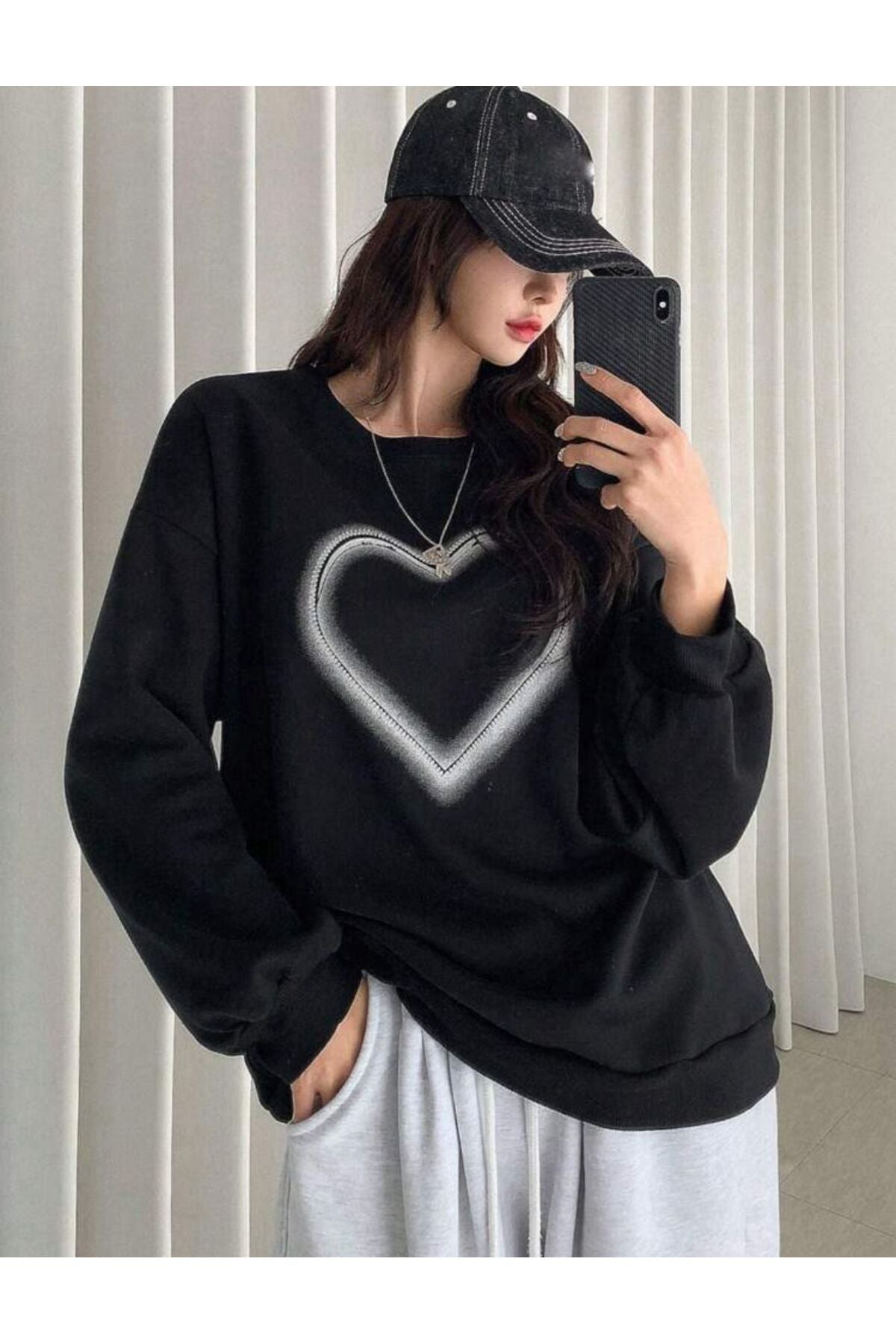 Kalp Baskılı Bisiklet Yaka Sweatshirt