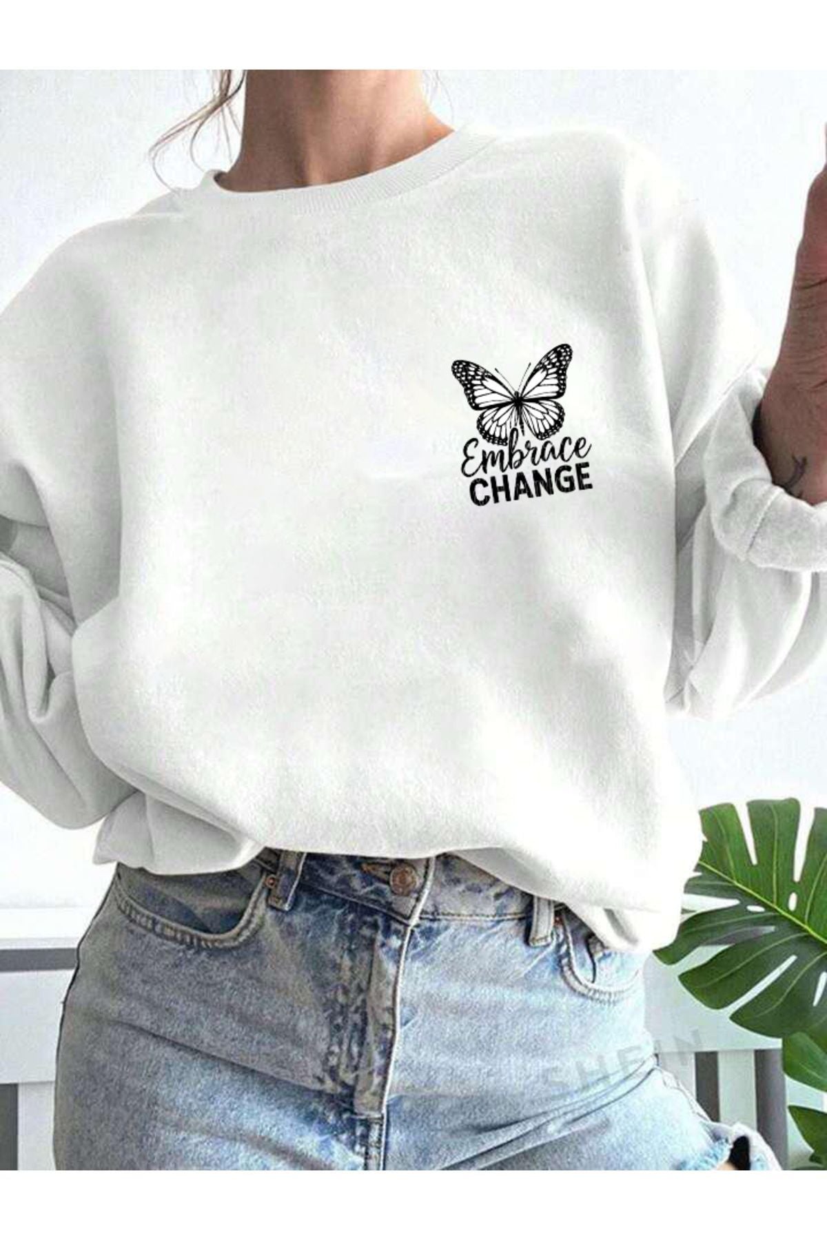 Embrace Kelebek Baskılı Bisiklet Yaka Sweatshirt