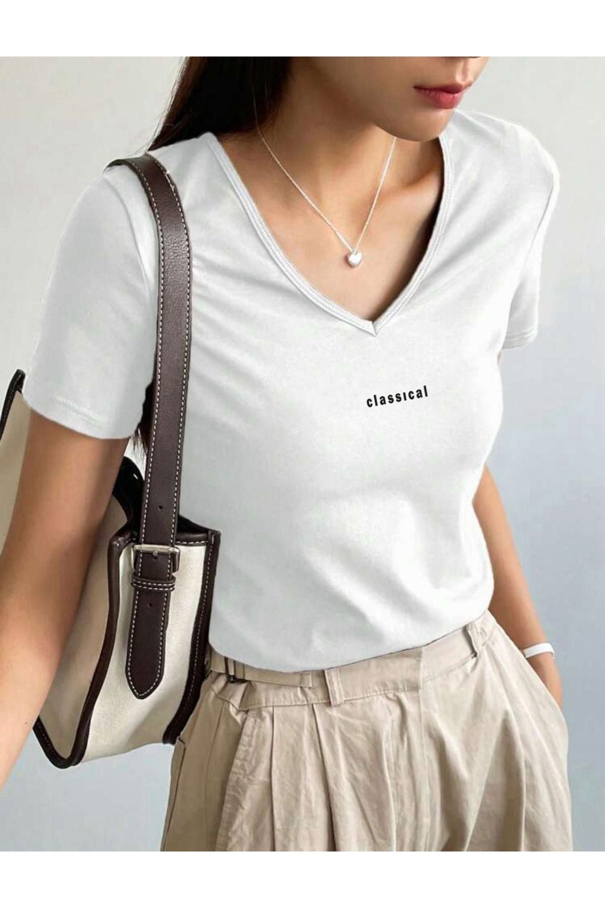 V Yaka Basic Pamuklu CLASSİCAL Baskılı Tshirt