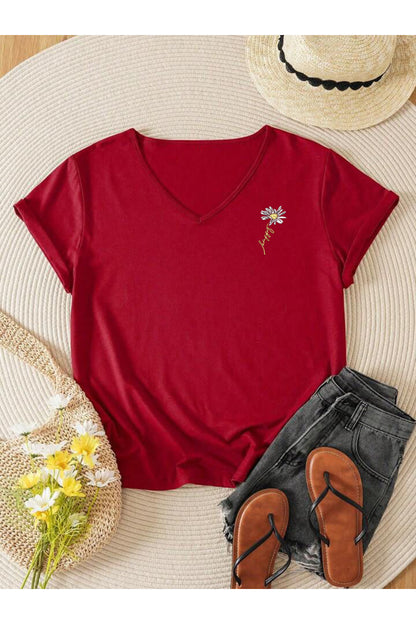 Kadın V Yaka Papatya Baskılı Regular Fit Kalıp Tshirt