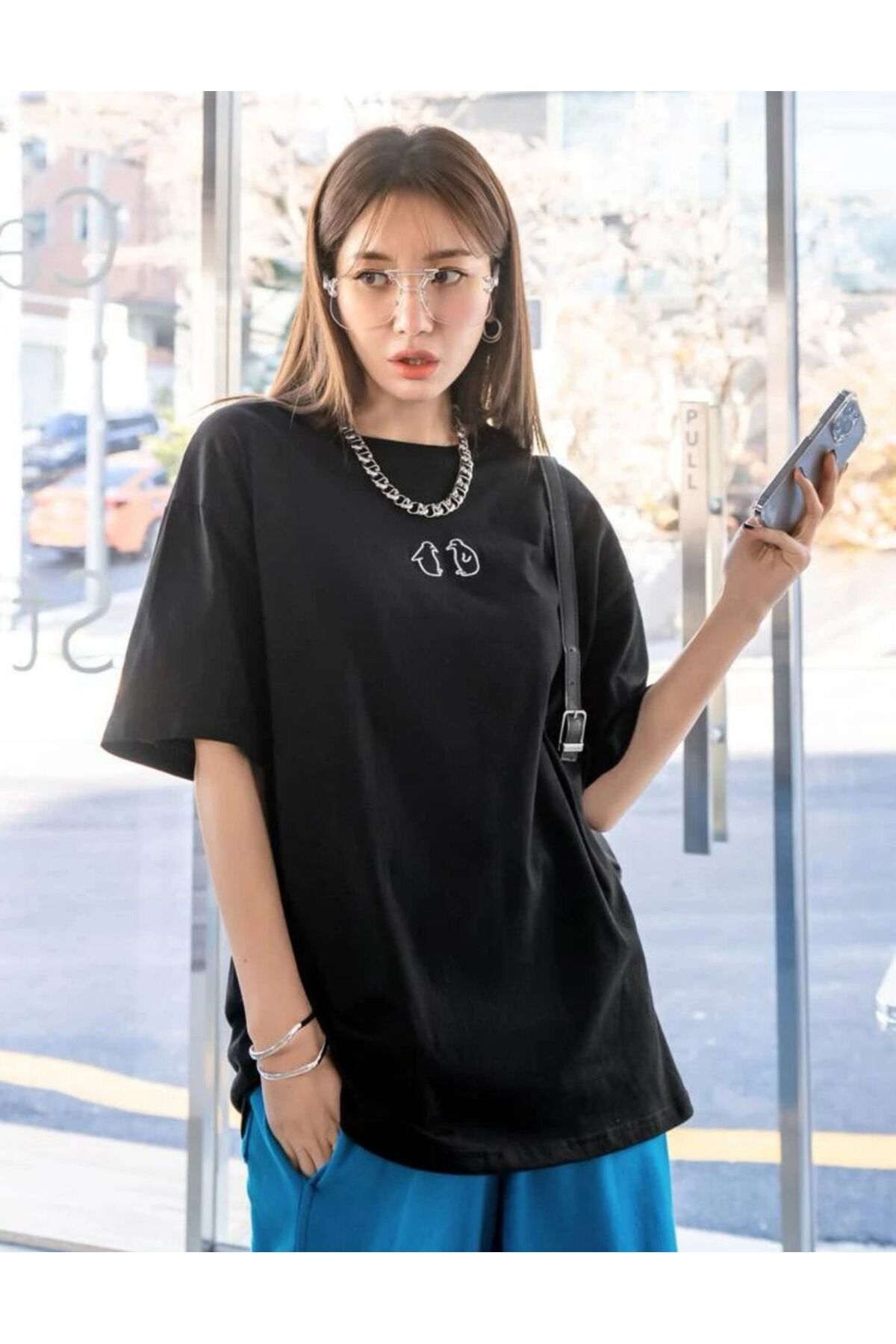 Penguen Baskılı Pamuklu Bisiklet Yaka Tshirt