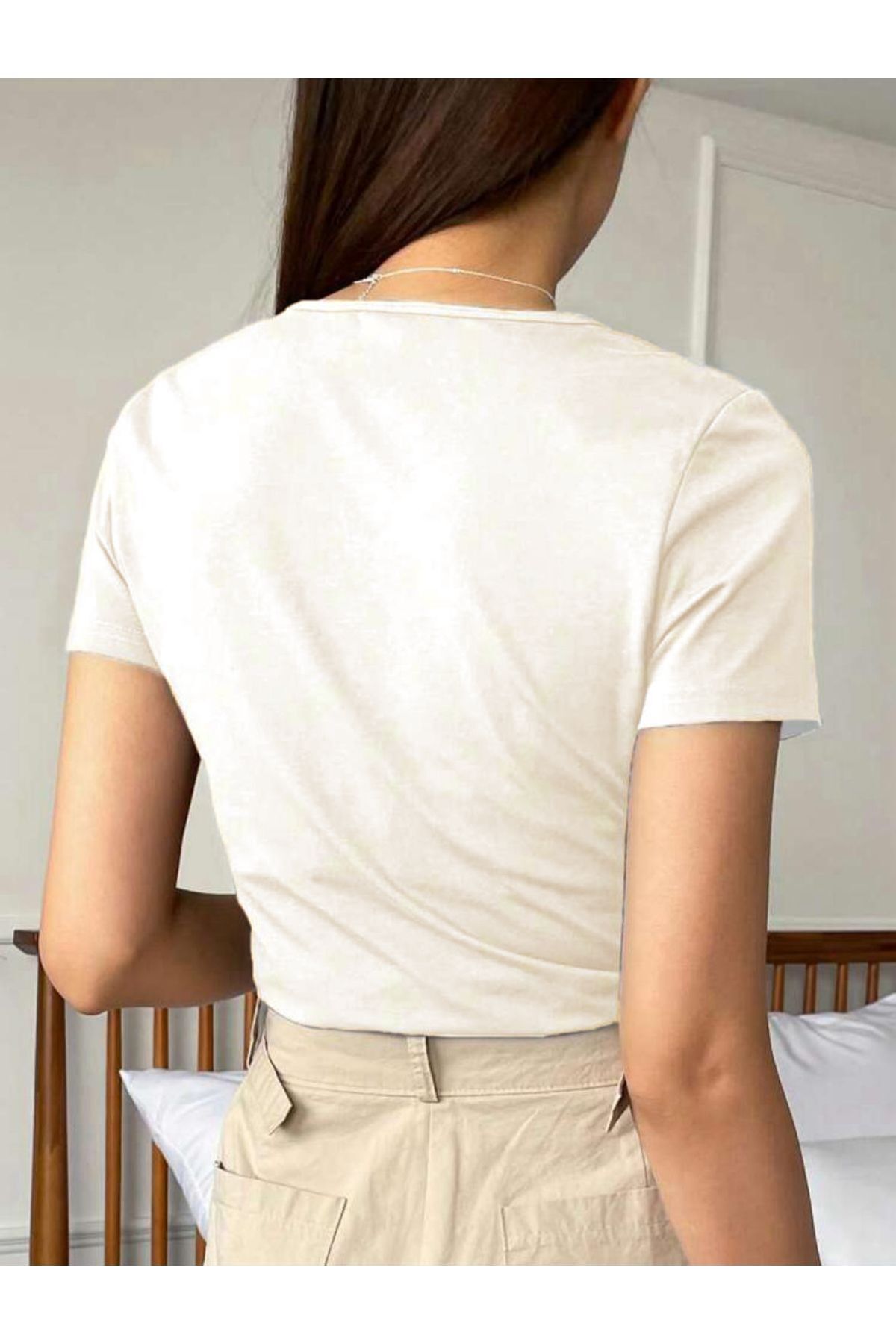 V Yaka Basic Pamuklu CLASSİCAL Baskılı Tshirt