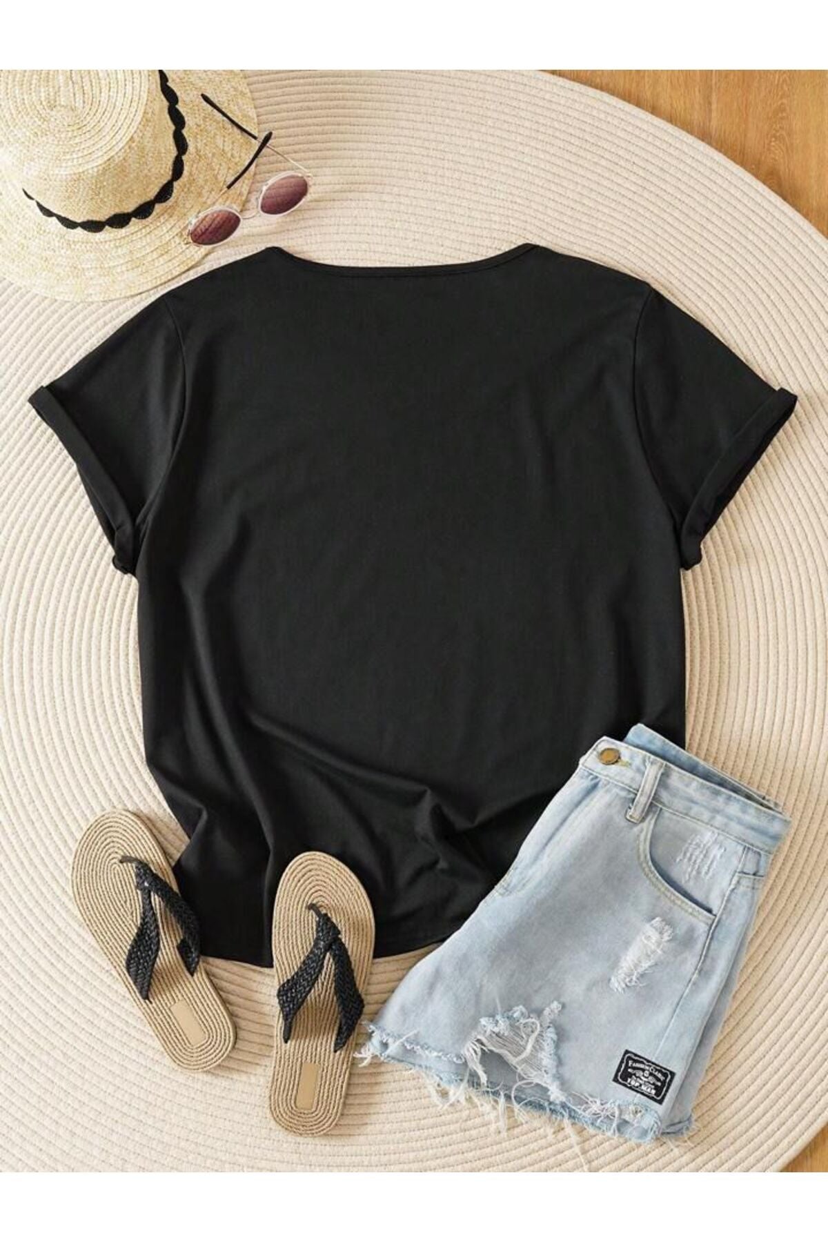 V Yaka Regular Fit Kalıp Düz Tshirt