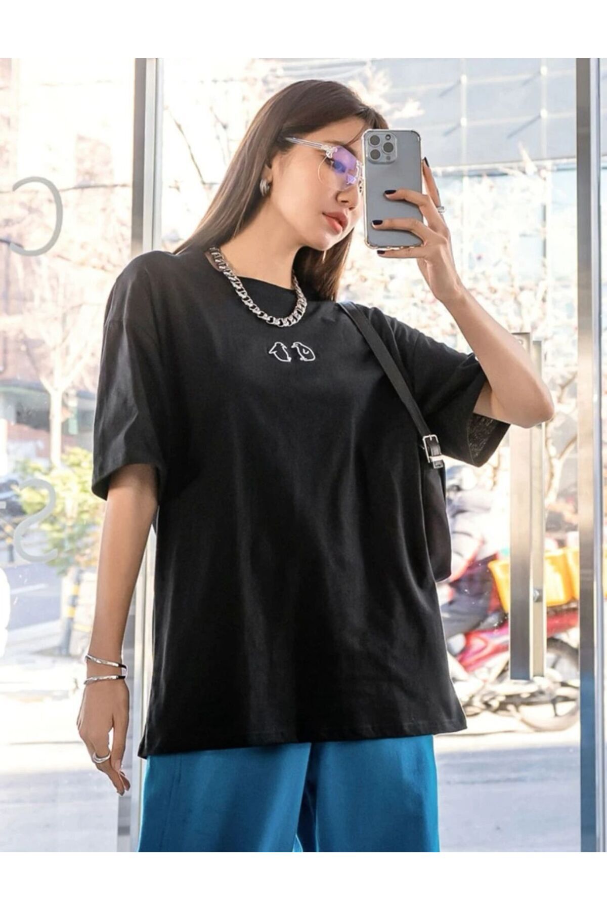 Penguen Baskılı Pamuklu Bisiklet Yaka Tshirt