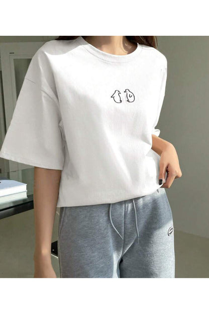 Penguen Baskılı Pamuklu Bisiklet Yaka Tshirt