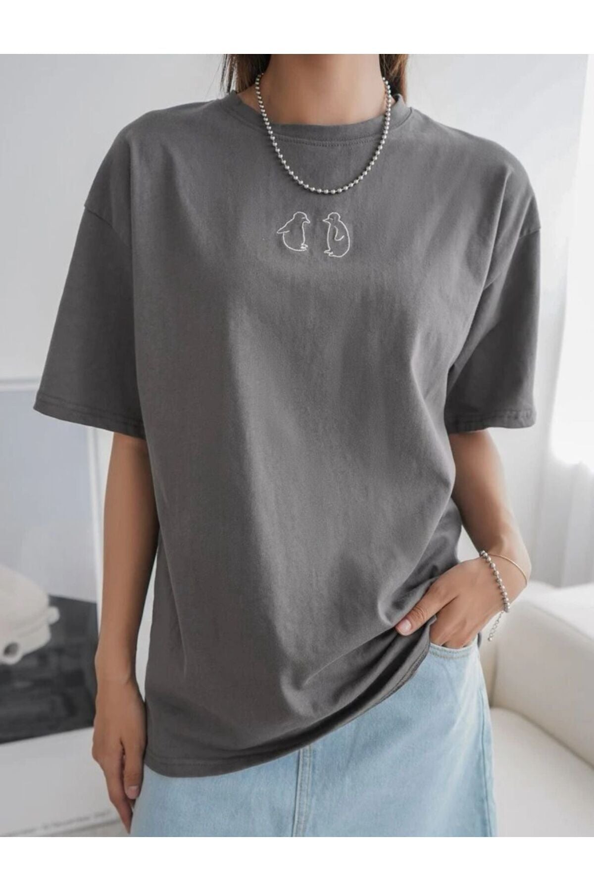 Penguen Baskılı Pamuklu Bisiklet Yaka Tshirt