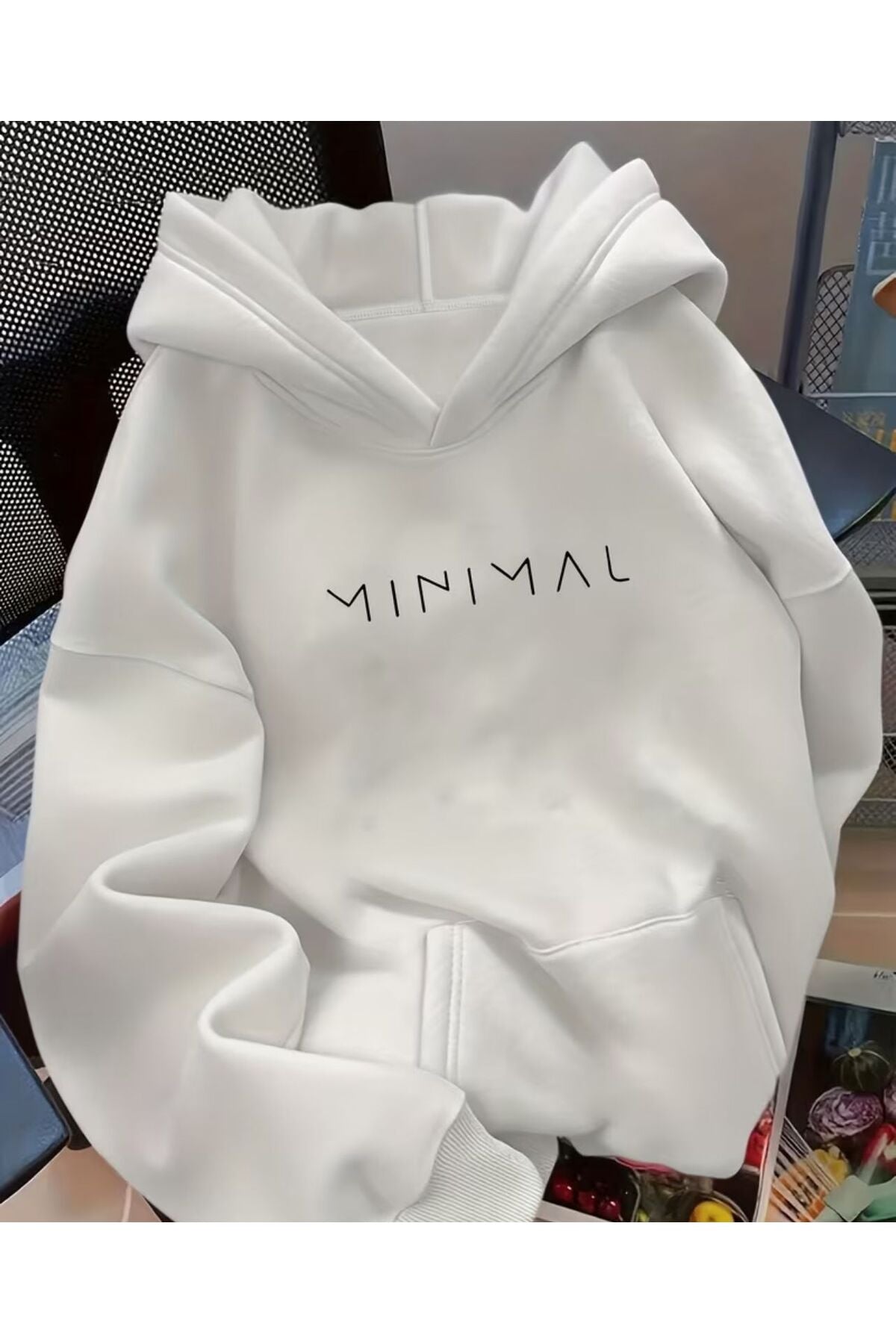 MİNİMAL BASKILI KAPÜŞONLU SWEATSHİRT