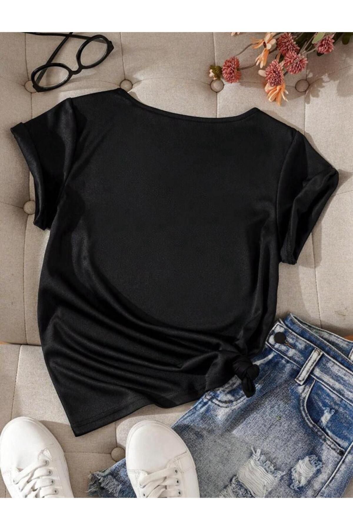 V Yaka Basic Çiçek Baskılı Pamuklu Tshirt (NORMAL KALIP)