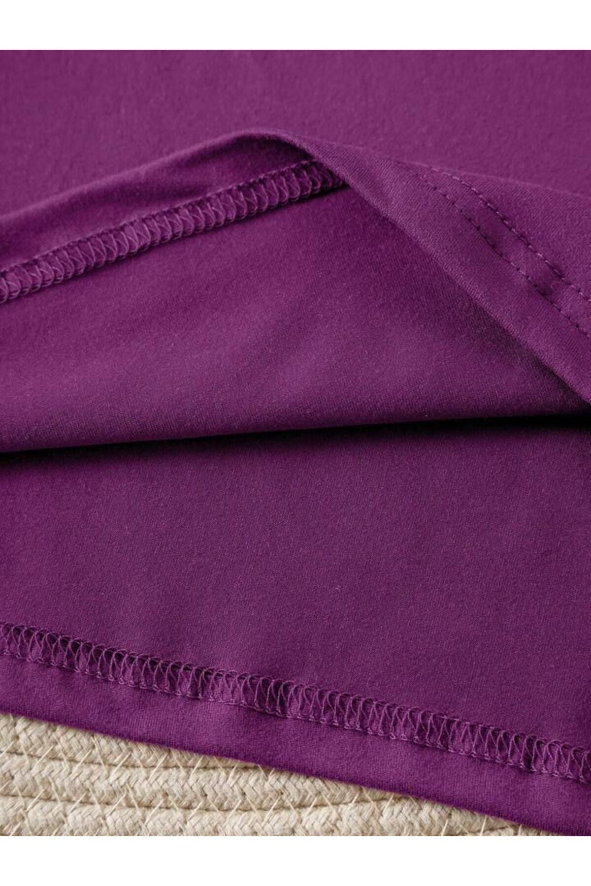 Kadın V Yaka Papatya Baskılı Regular Fit Kalıp Tshirt