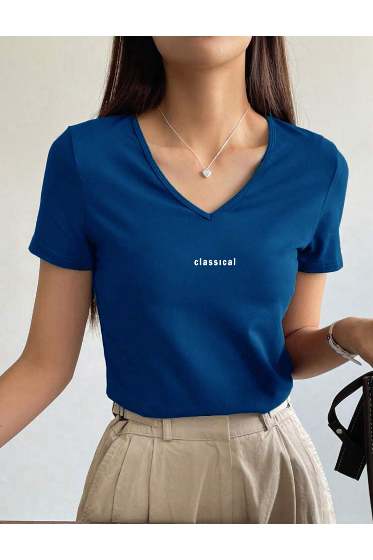 V Yaka Basic Pamuklu CLASSİCAL Baskılı Tshirt