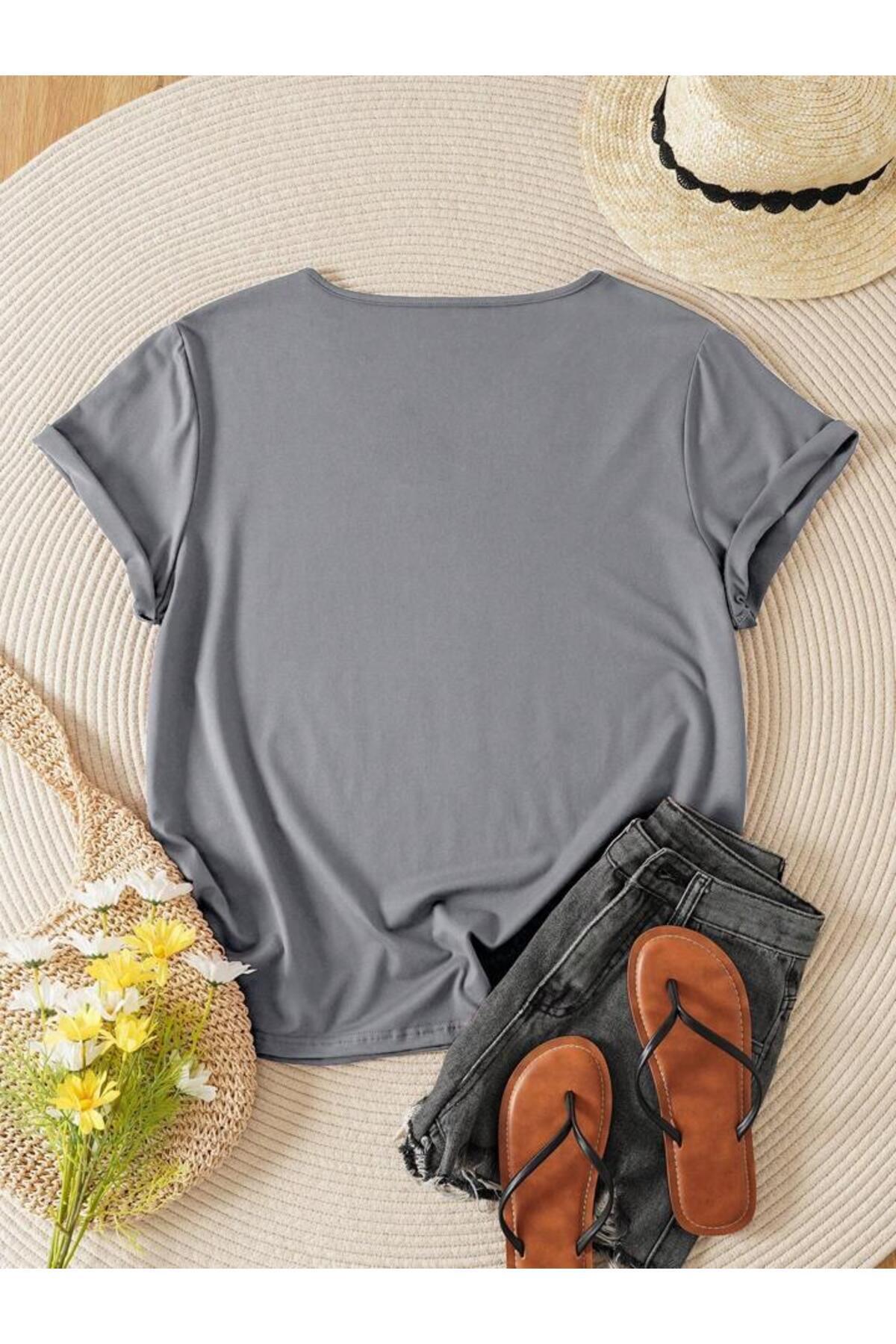 V Yaka Regular Fit Kalıp Düz Tshirt
