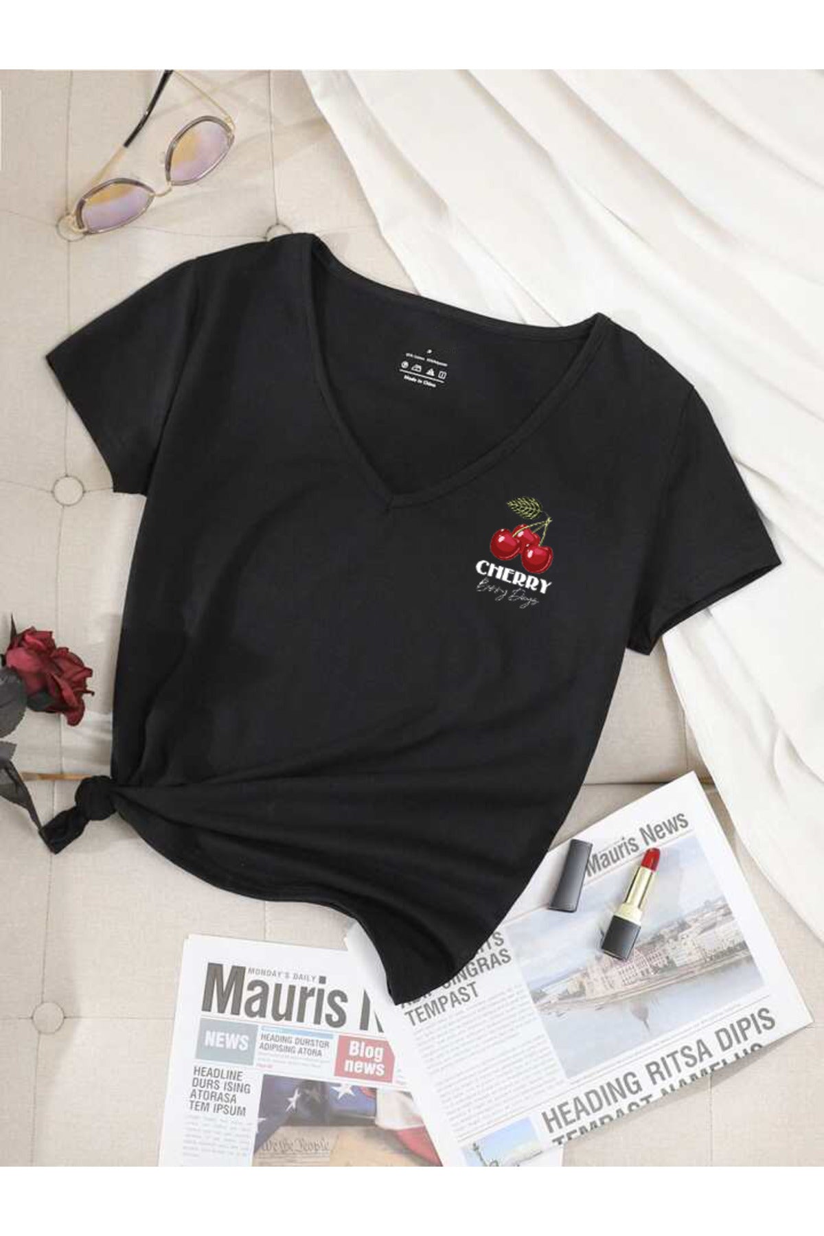 V Yaka (Cherry) Baskılı Yazlık Tshirt Regular Kalıp