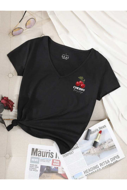 V Yaka (Cherry) Baskılı Yazlık Tshirt Regular Kalıp