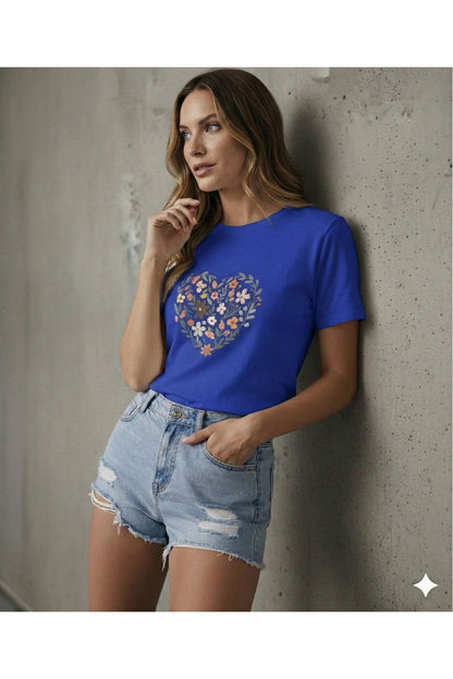 Kalp ve Laleler Baskılı Kadın Bisiklet Yaka Tshirt
