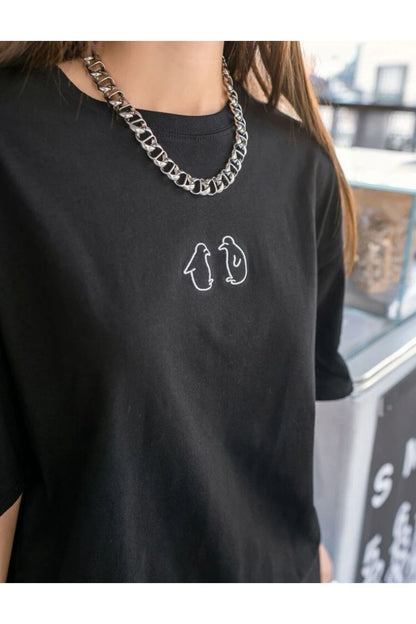 Penguen Baskılı Pamuklu Bisiklet Yaka Tshirt