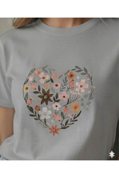 Kalp ve Laleler Baskılı Kadın Bisiklet Yaka Tshirt