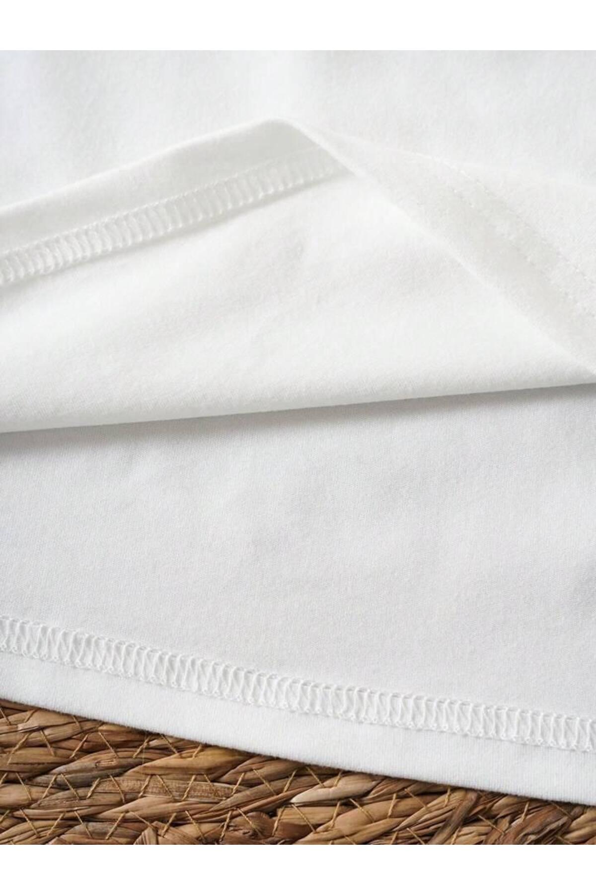 Kadın V Yaka Papatya Baskılı Regular Fit Kalıp Tshirt