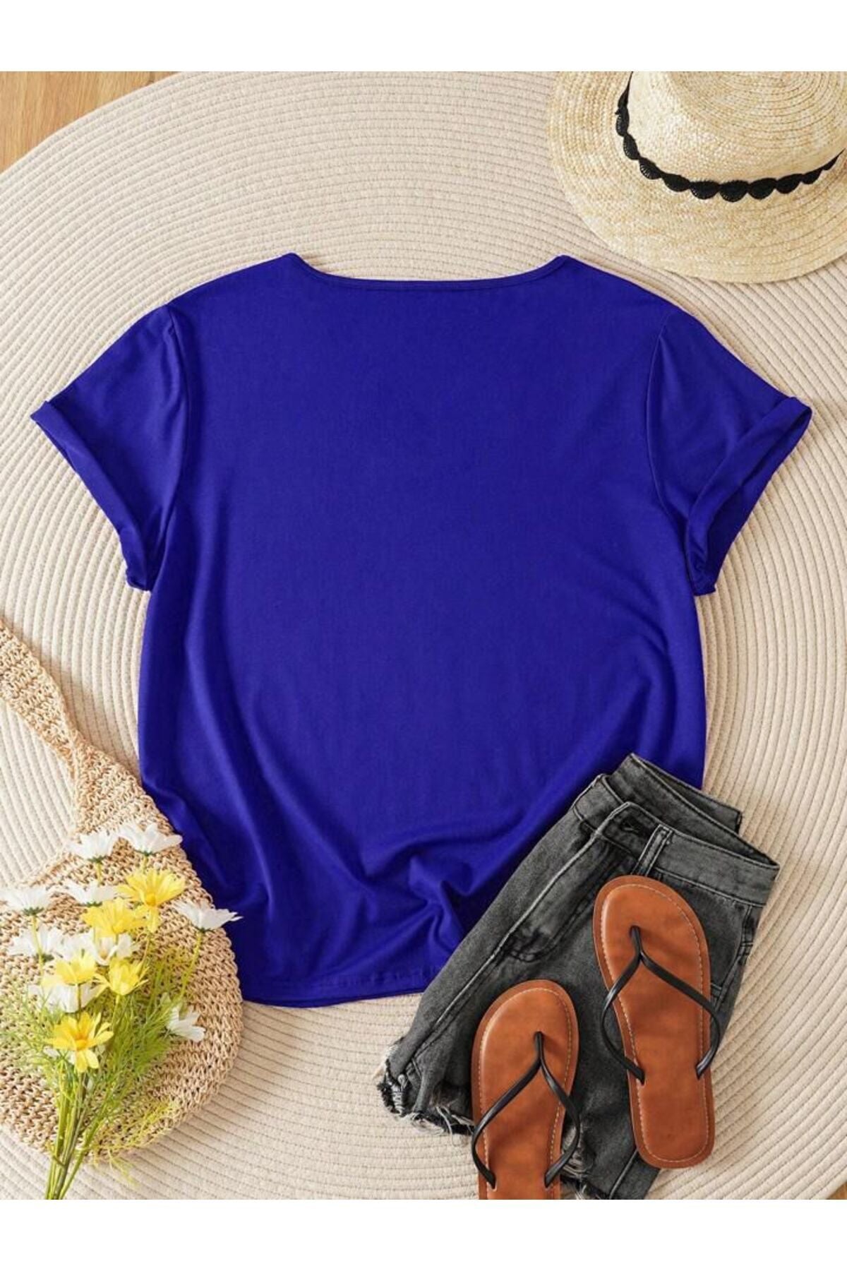V Yaka Regular Fit Kalıp Düz Tshirt