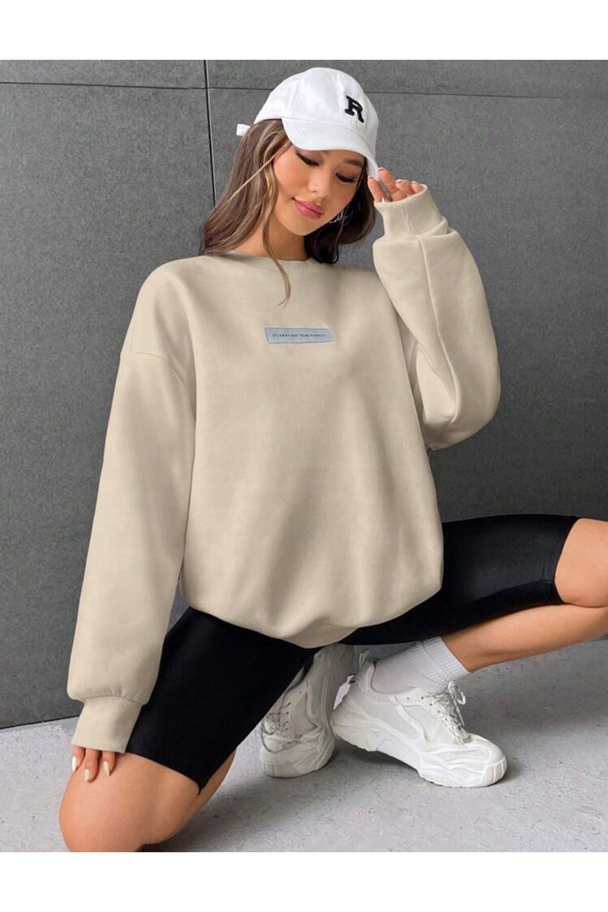 IT'S OKEY NOT TO BE PERFECT Baskılı Bisiklet Yaka Oversize Sweatshirt