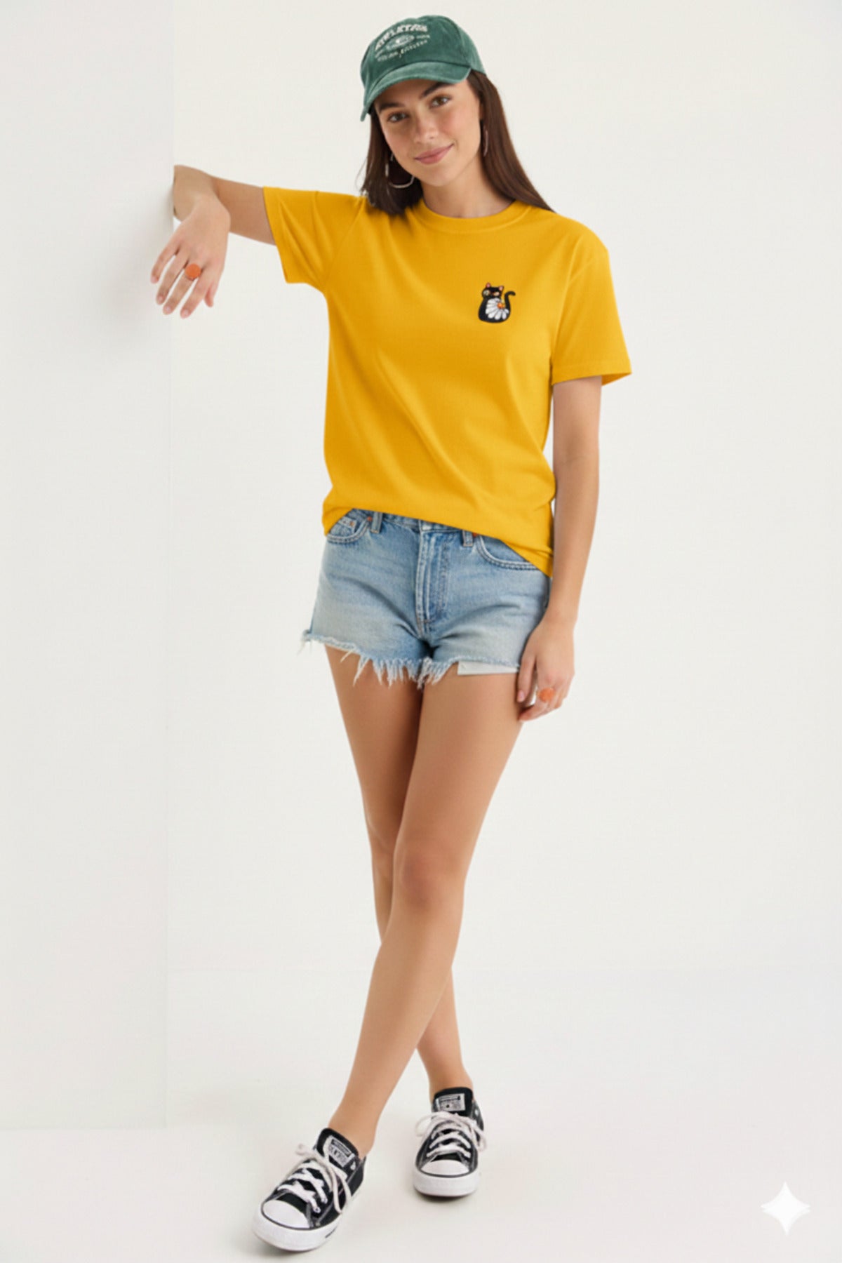 Kalpler ve Kedi Kadın Pamuklu Regular kalıp T-Shirt