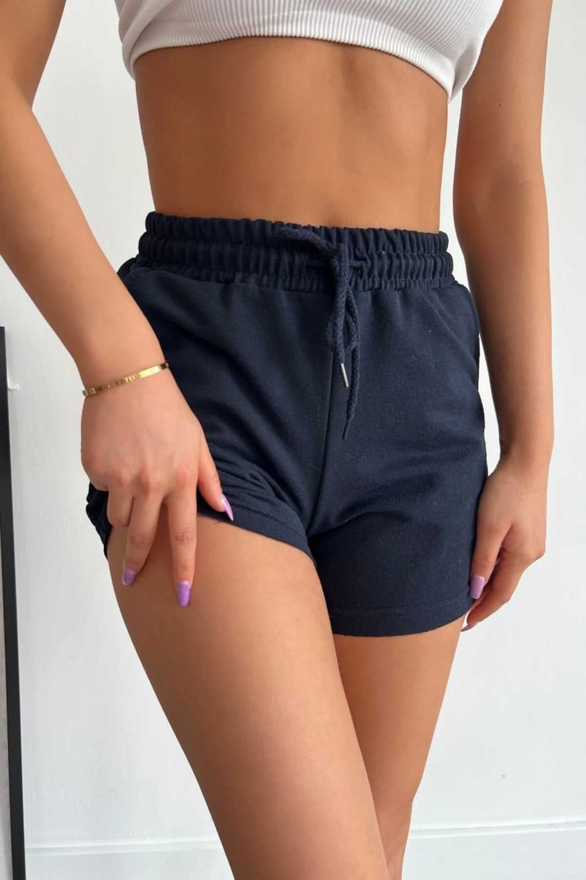 Kadın Mini Cepli Bağcıklı Spor Şort