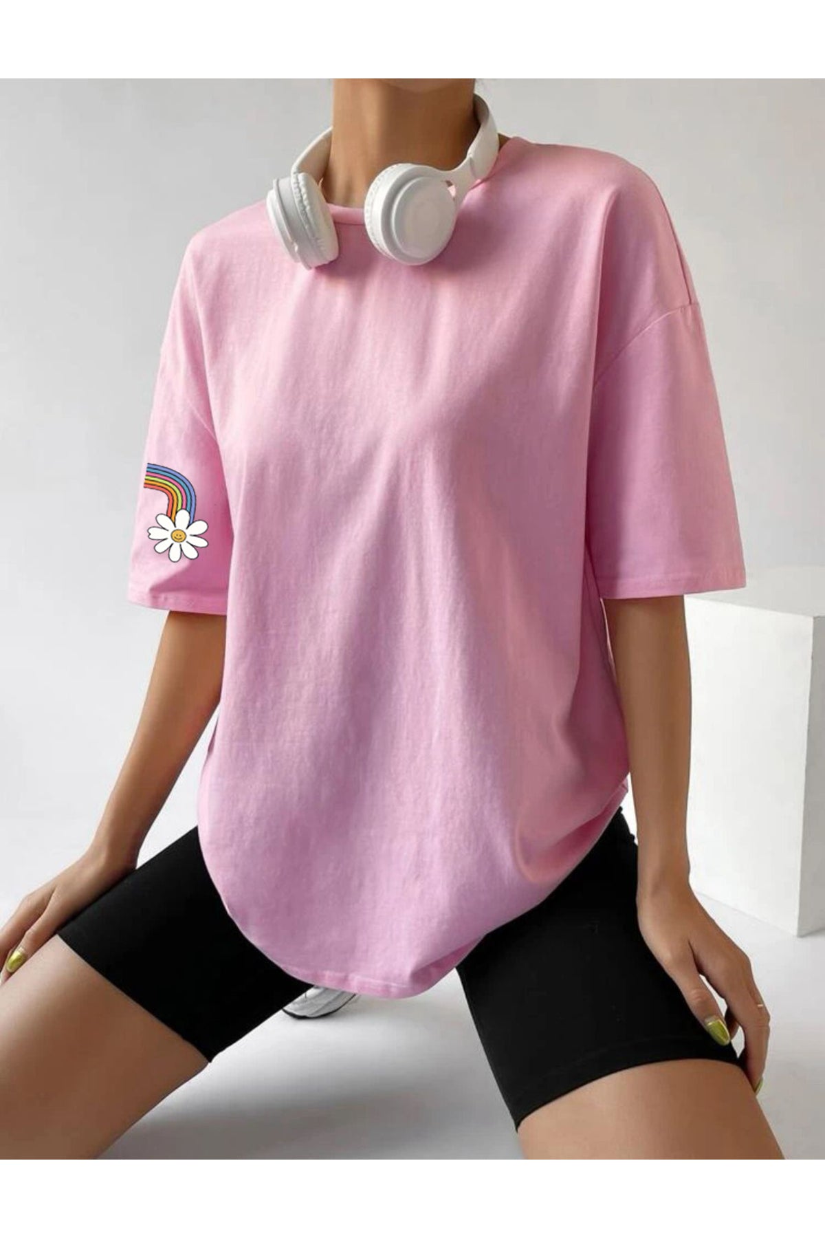 Gökkuşağı ve Papatya Baskılı Pamuklu Oversize Tshirt