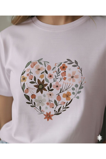 Kalp ve Laleler Baskılı Kadın Bisiklet Yaka Tshirt