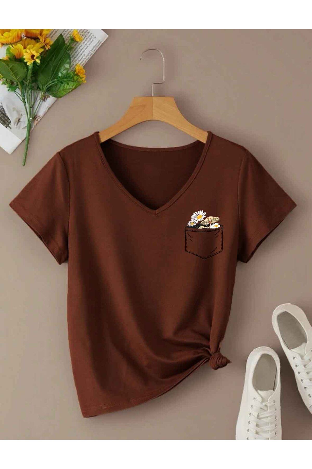 V Yaka Basic Çiçek Baskılı Pamuklu Tshirt (normal Kalıp)