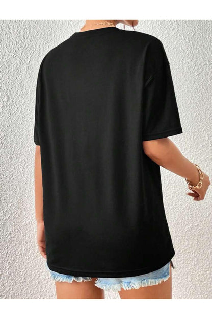 Kelebek ve Çiçek Baskılı Oversize Kalıp Pamuklu Ense Biyeli T-shirt
