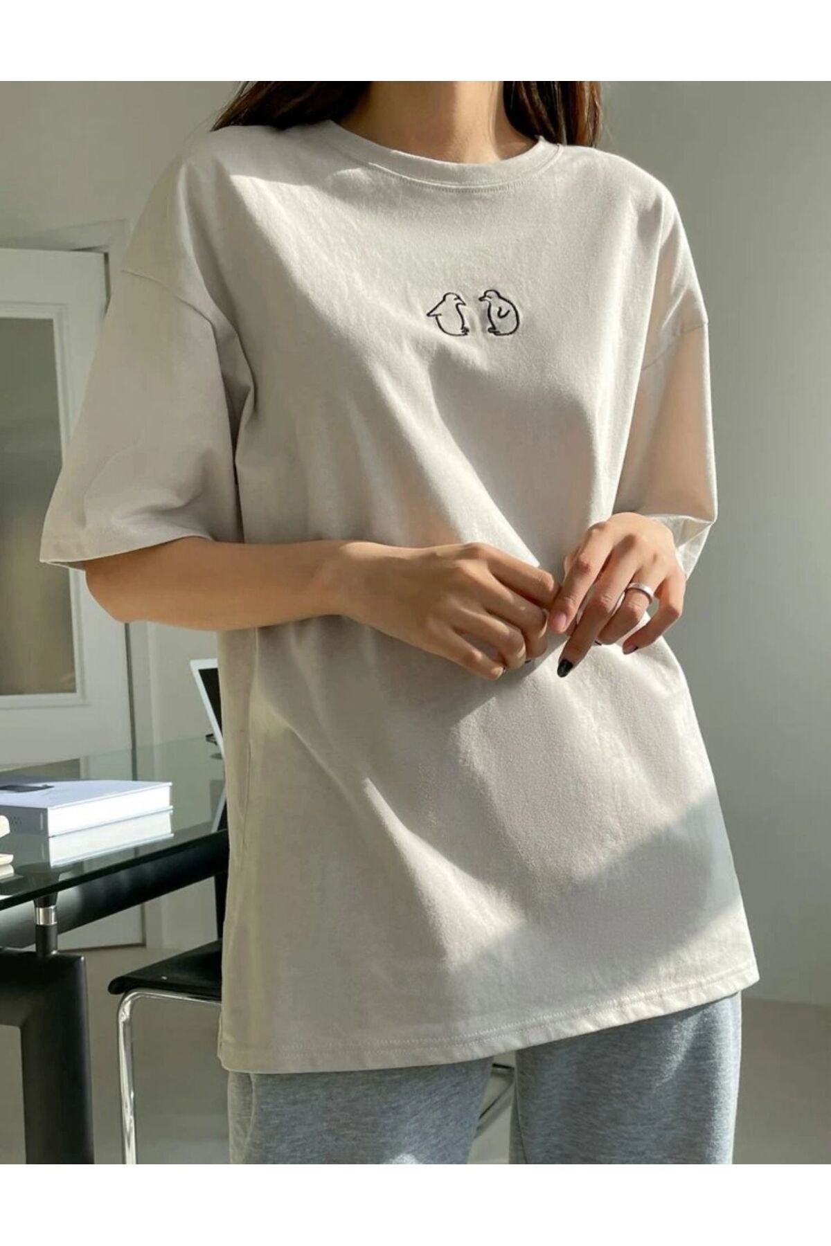 Penguen Baskılı Pamuklu Bisiklet Yaka Tshirt