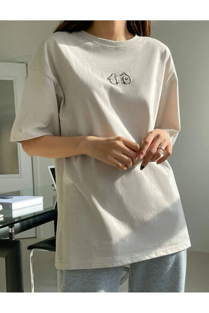 Penguen Baskılı Pamuklu Bisiklet Yaka Tshirt