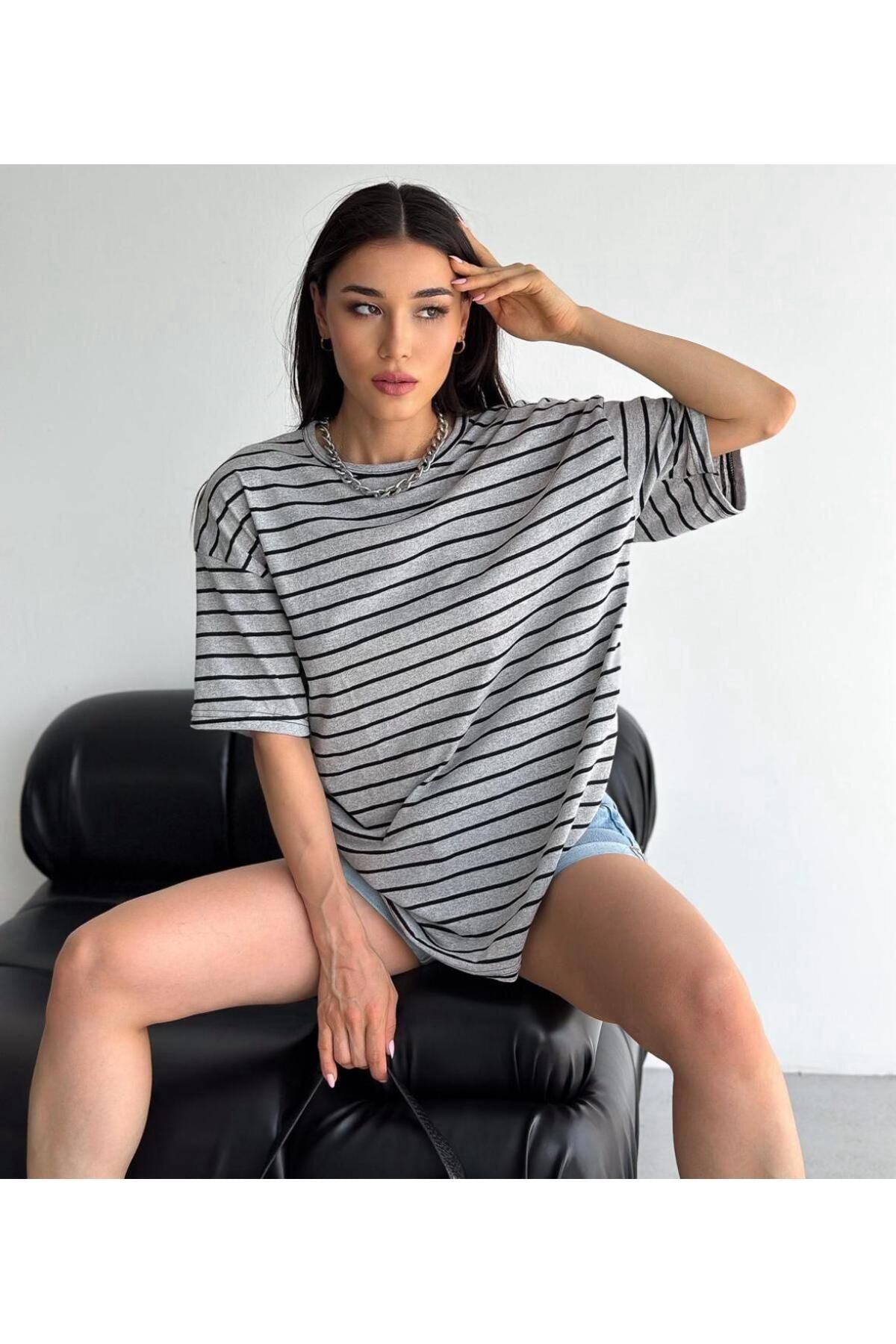 Çizgili Düz Oversize Geniş Kalıp Pamuklu Yazlık T-shirt