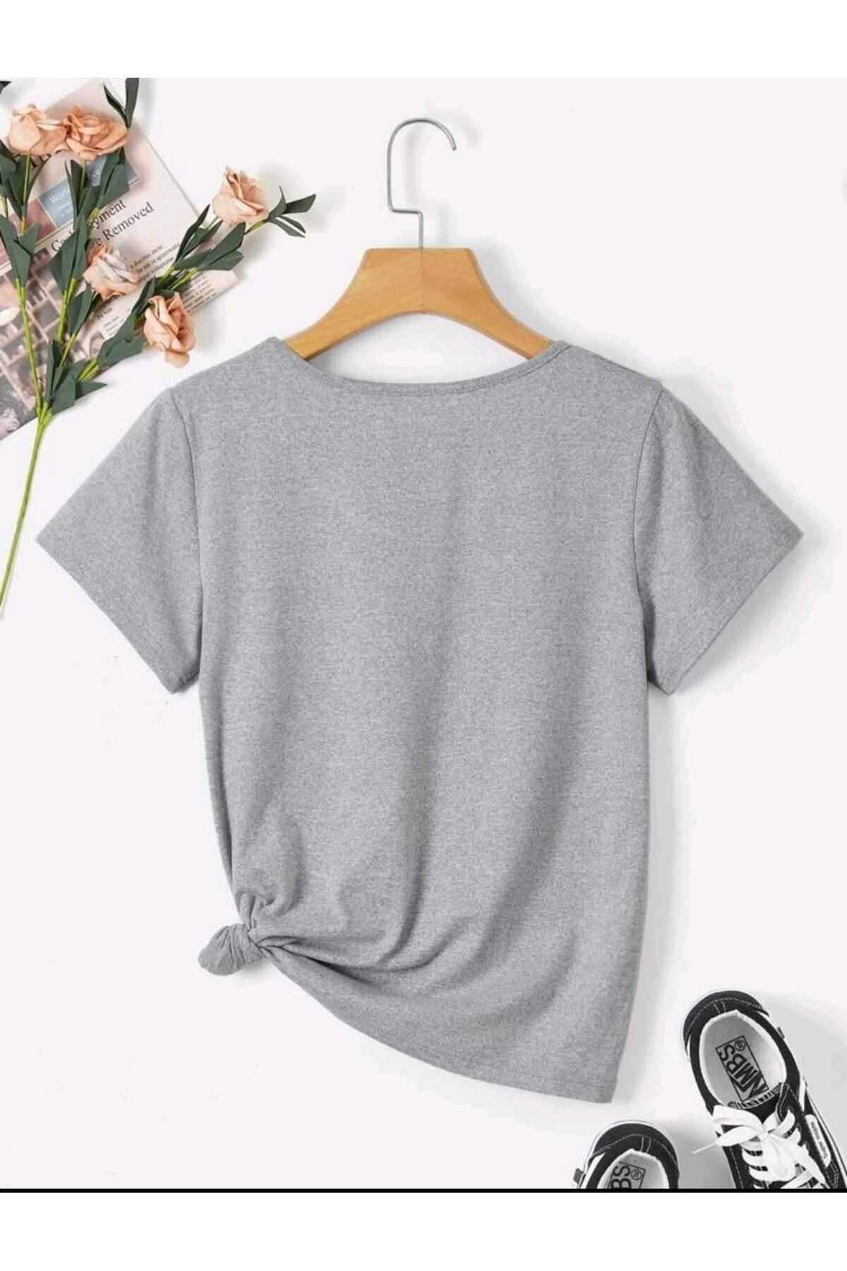 Kadın Yazlık V Yaka Tshirt Regular Fit Kalıp Düz Basic