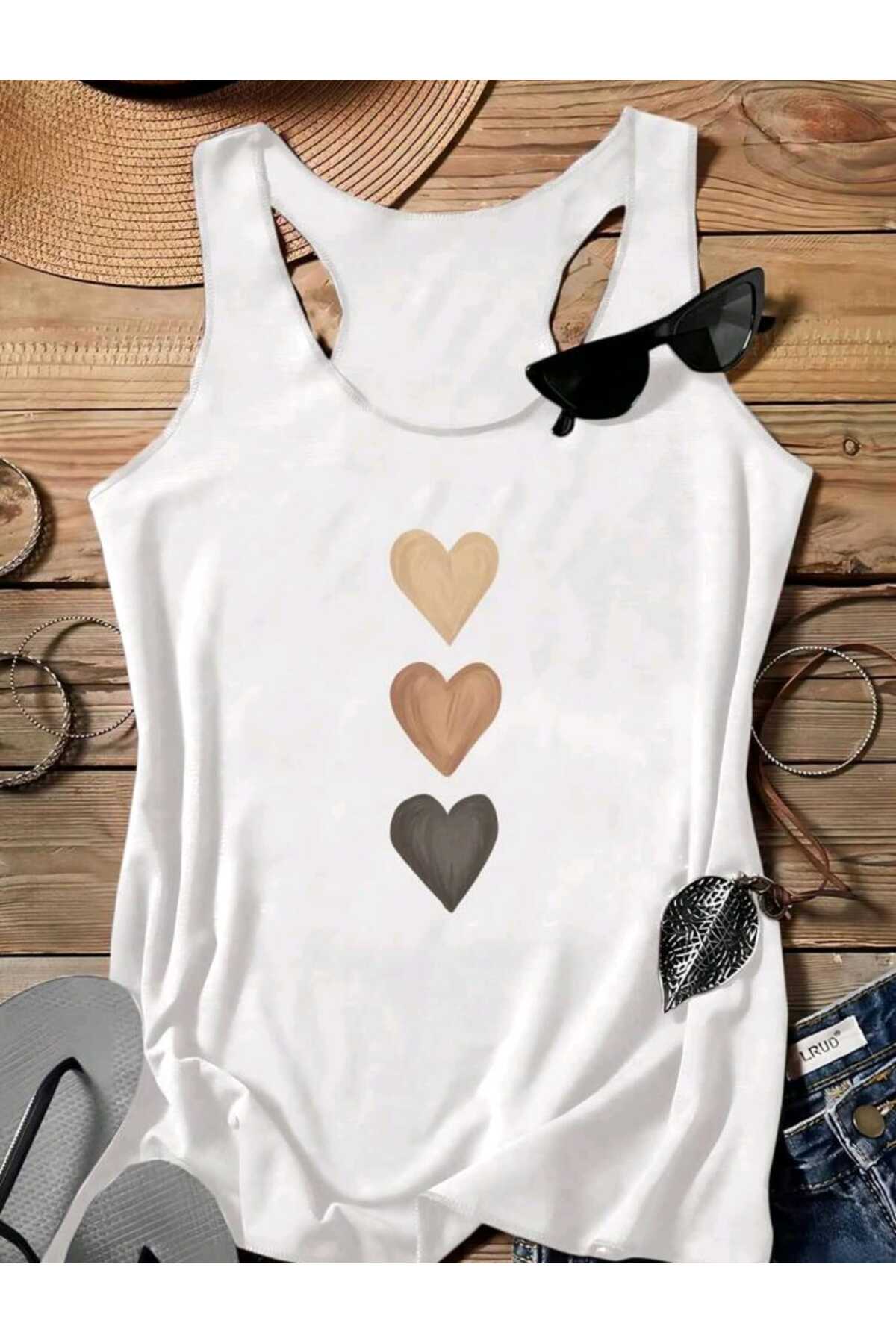 Üç Küçük Kalp Yüzücü Kadın Atlet Tshirt