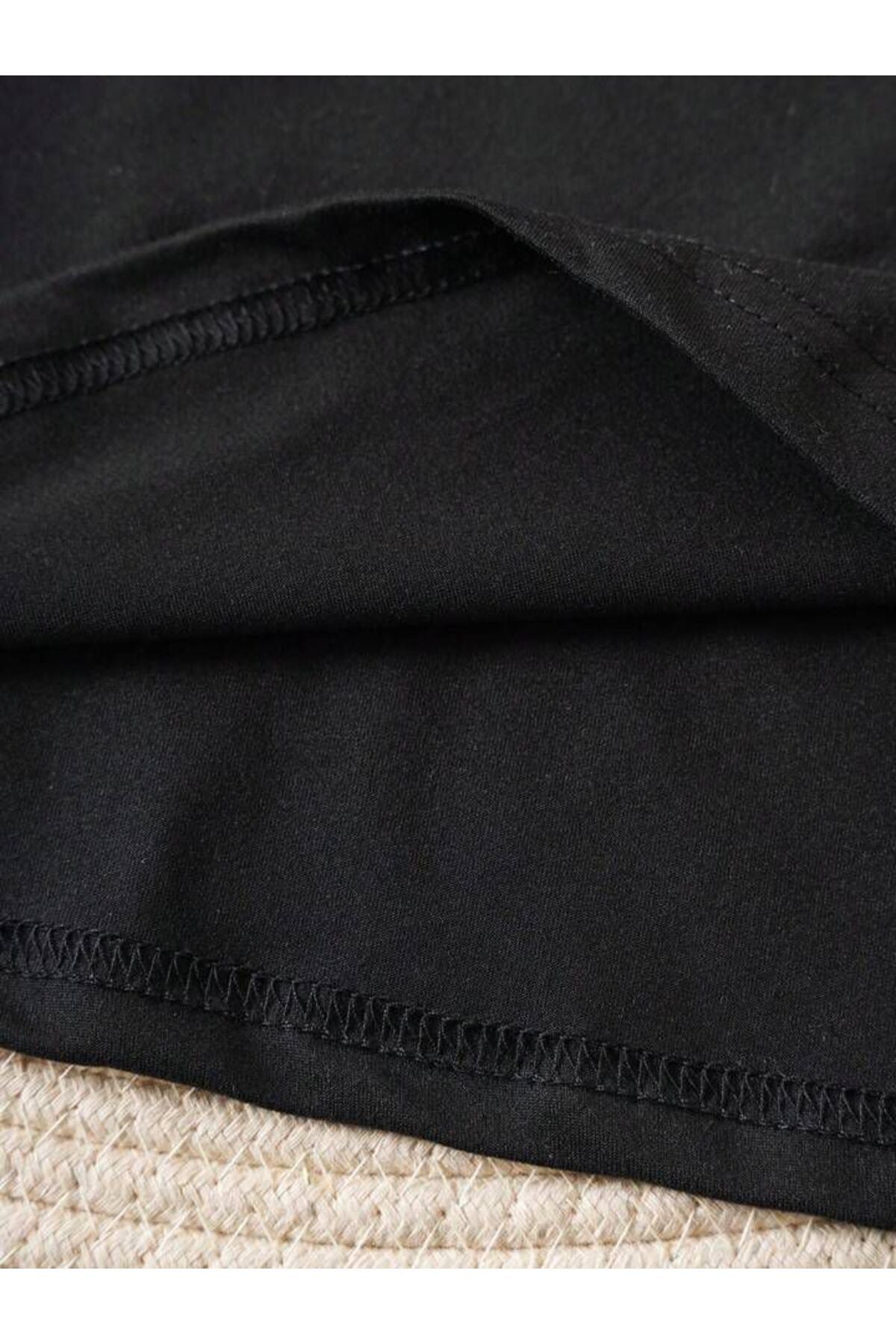 V Yaka Regular Fit Kalıp Düz Tshirt