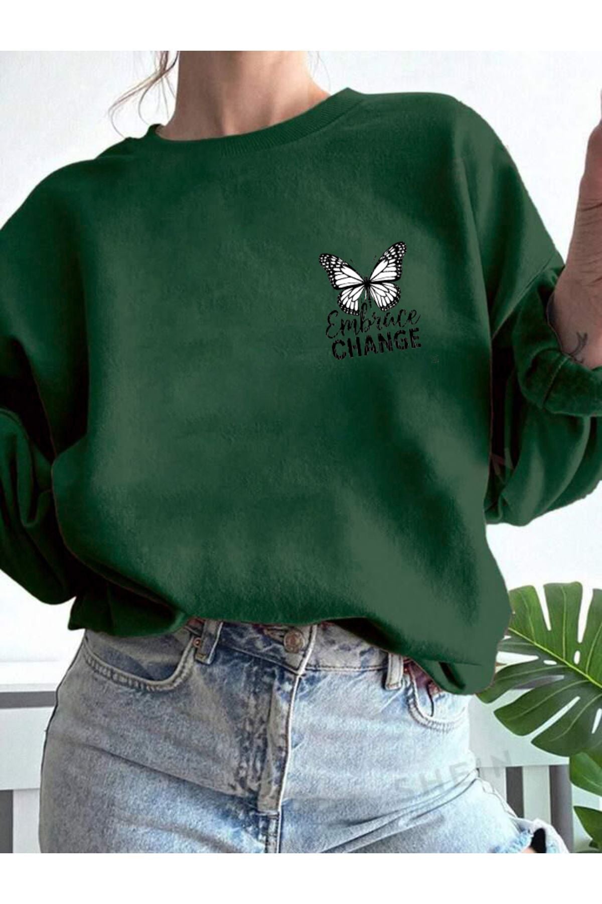 Embrace Kelebek Baskılı Bisiklet Yaka Sweatshirt