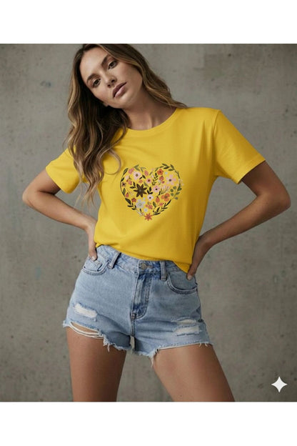Kalp ve Laleler Baskılı Kadın Bisiklet Yaka Tshirt