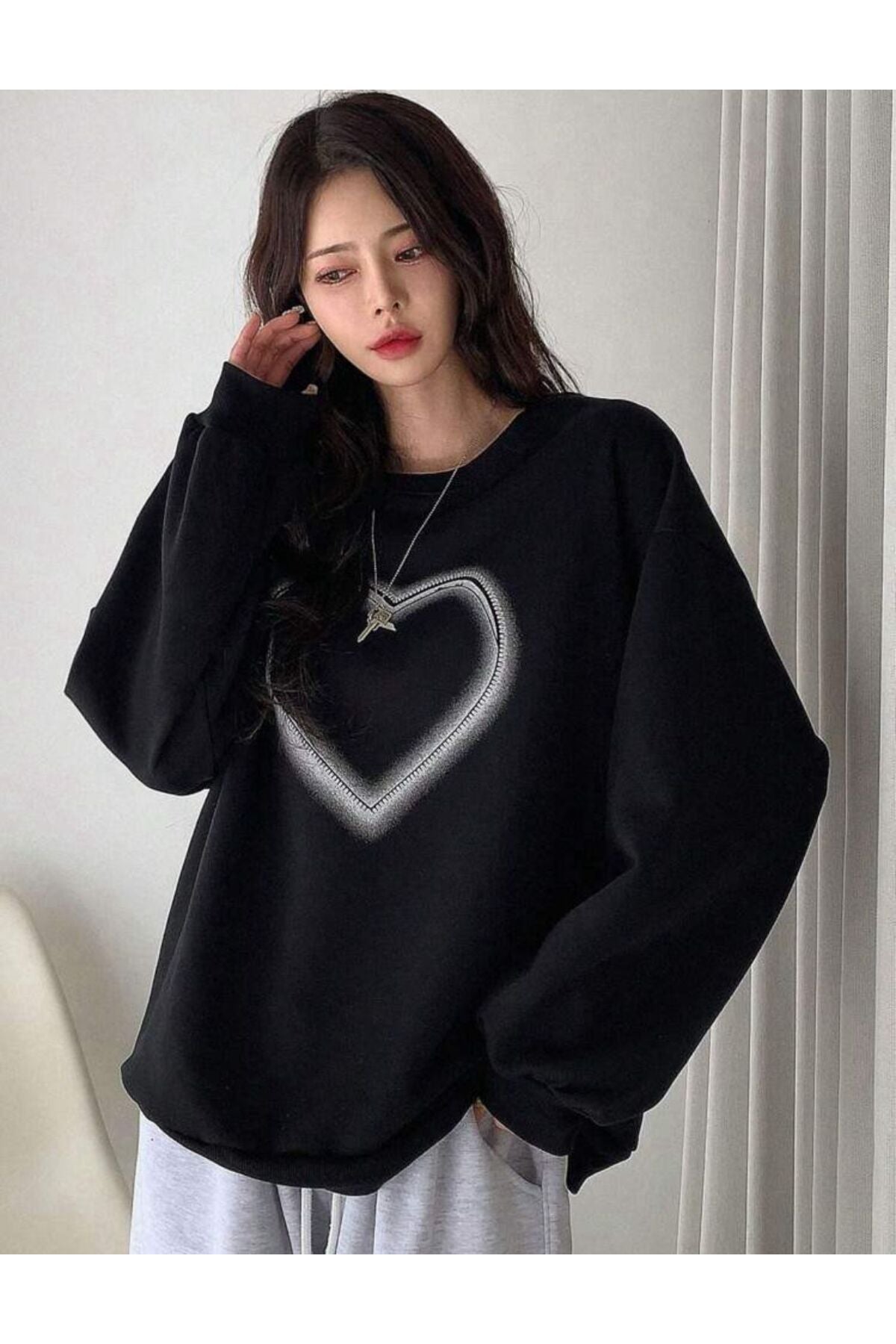 Kalp Baskılı Bisiklet Yaka Sweatshirt