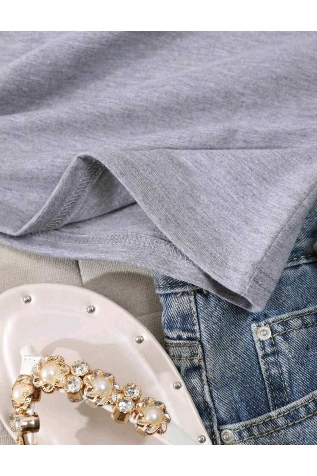 Kadın Yazlık V Yaka Tshirt Regular Fit Kalıp Düz Basic