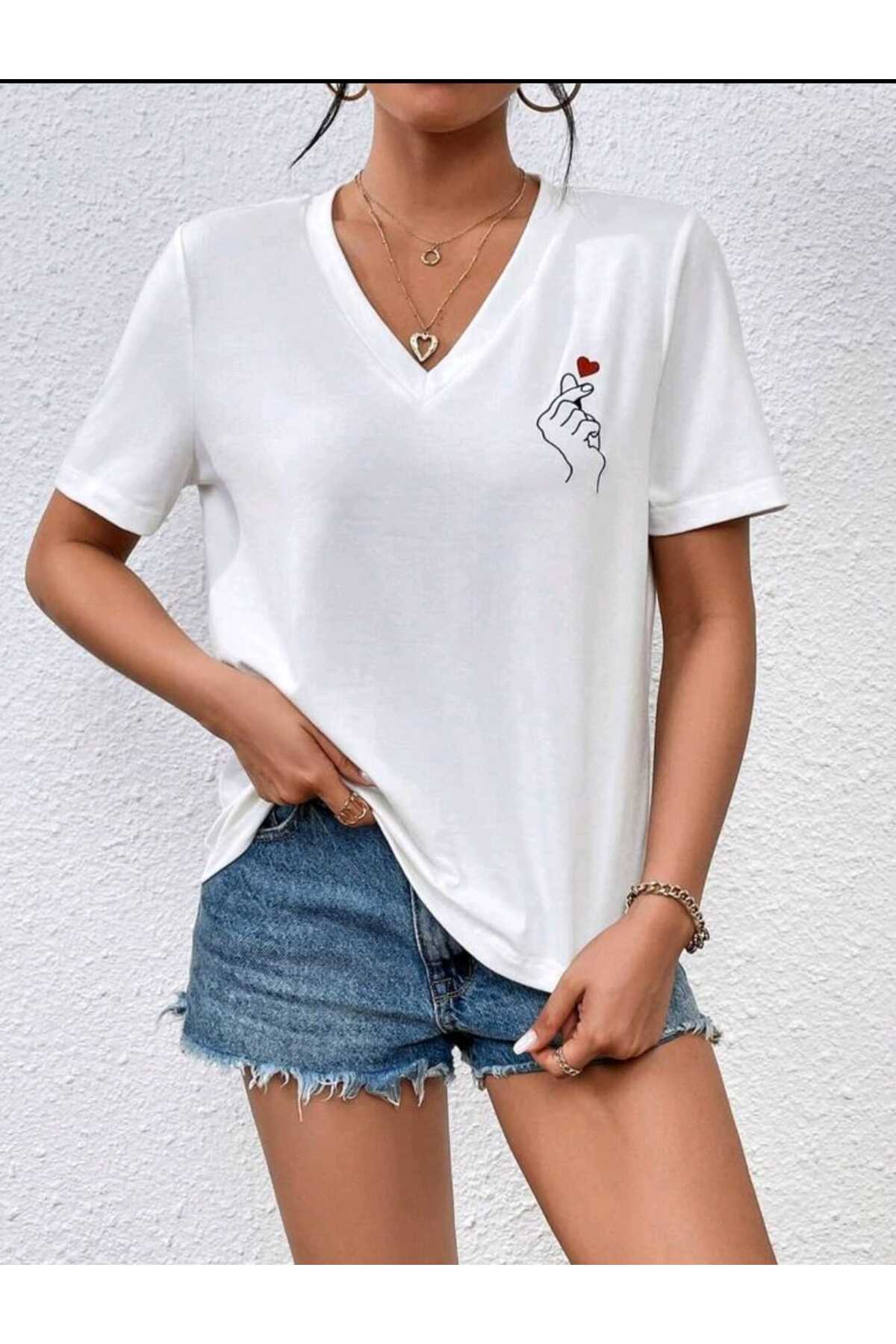 KORE KALP V Yaka Baskılı Pamuklu Tshirt (NORMAL KALIP)