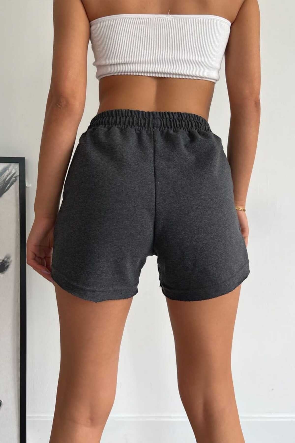 Kadın Mini Cepli Bağcıklı Spor Şort
